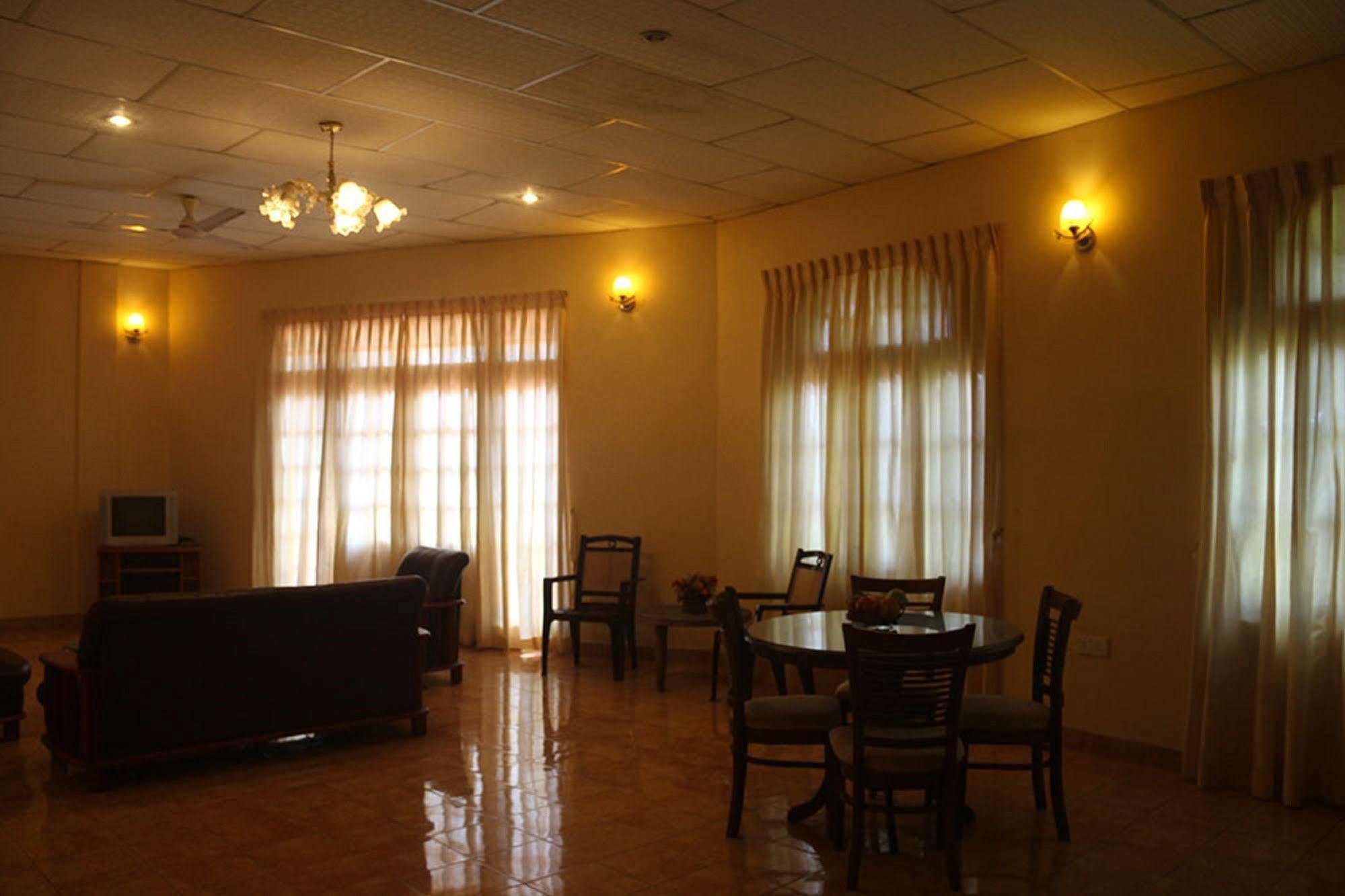 เรด โรส วิลลา Hotel เนกอมโบ ภายนอก รูปภาพ